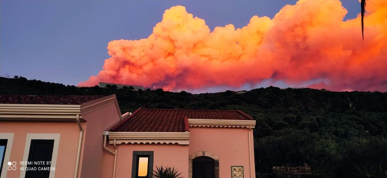 la Tana di Luna Villa Adrano Esterno foto